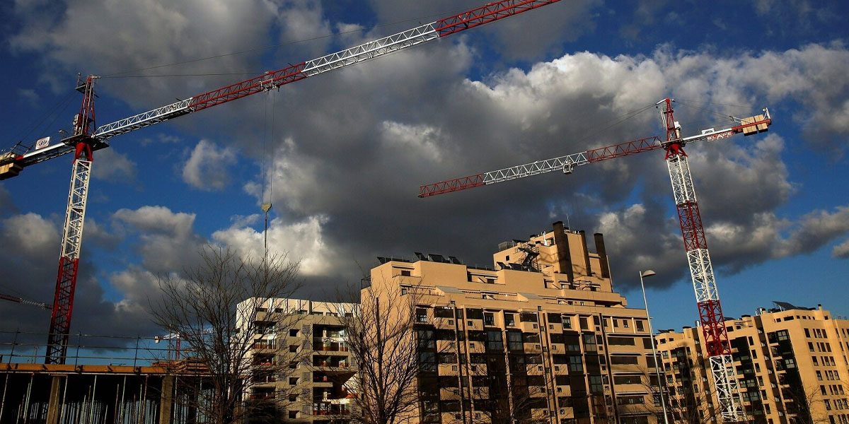 las_gruas_regresan_espana